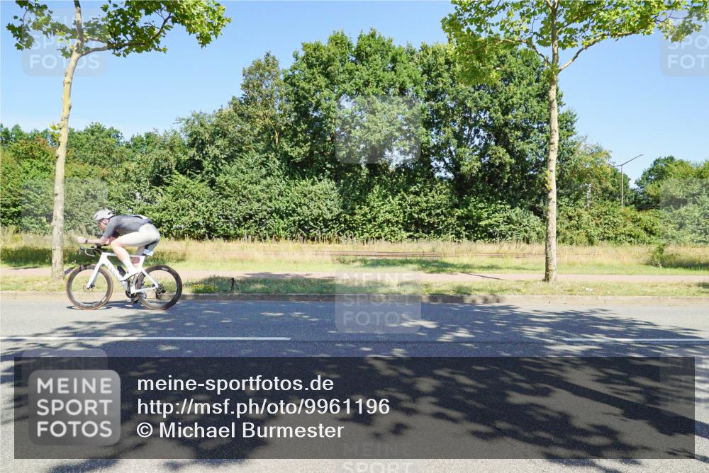 09.08.2026 - GEWOBA Citytriathlon Bremen Michael Burmester http://msf.ph/oto/9961196 09.08.2026 13:06:24 Radfahren 547, 645, 647, 677, 683, 685, 765, 927 meine-sportfotos.de