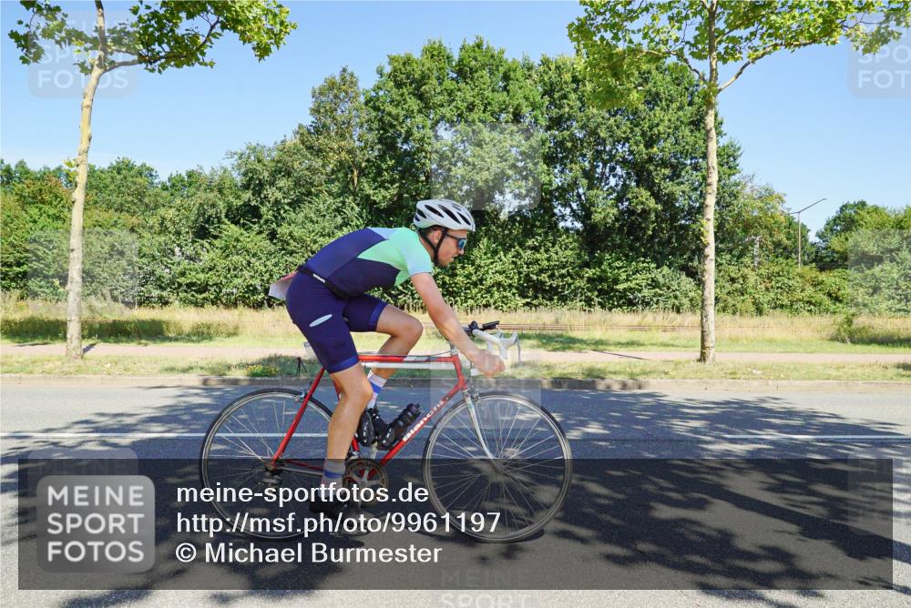 09.08.2026 - GEWOBA Citytriathlon Bremen Michael Burmester http://msf.ph/oto/9961197 09.08.2026 13:06:24 Radfahren 547, 645, 647, 677, 683, 685, 765, 927 meine-sportfotos.de
