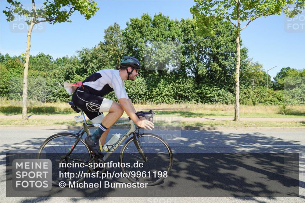 09.08.2026 - GEWOBA Citytriathlon Bremen Michael Burmester http://msf.ph/oto/9961198 09.08.2026 13:06:25 Radfahren 547, 645, 647, 677, 683, 685, 765, 927 meine-sportfotos.de