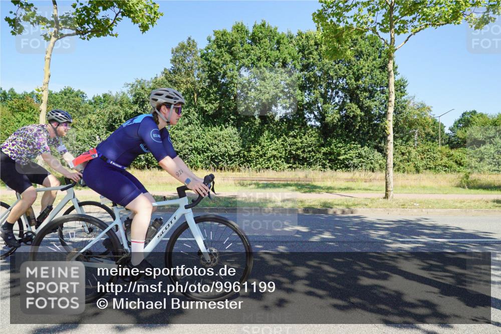 09.08.2026 - GEWOBA Citytriathlon Bremen Michael Burmester http://msf.ph/oto/9961199 09.08.2026 13:06:26 Radfahren 645, 647, 677, 683, 685, 765, 927 meine-sportfotos.de