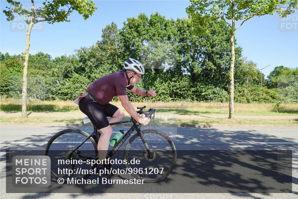 09.08.2026 - GEWOBA Citytriathlon Bremen Michael Burmester http://msf.ph/oto/9961207 09.08.2026 13:06:42 Radfahren 544, 554, 624, 644, 811, 824, 874, 882, 987 meine-sportfotos.de