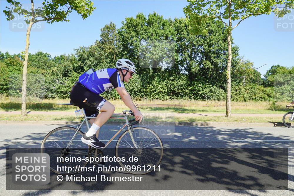 09.08.2026 - GEWOBA Citytriathlon Bremen Michael Burmester http://msf.ph/oto/9961211 09.08.2026 13:06:50 Radfahren 544, 554, 563, 644, 719, 811, 874, 924, 983 meine-sportfotos.de