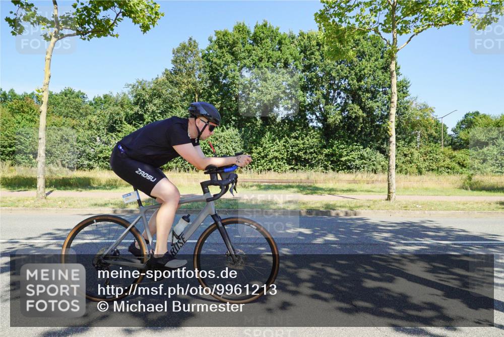 09.08.2026 - GEWOBA Citytriathlon Bremen Michael Burmester http://msf.ph/oto/9961213 09.08.2026 13:06:56 Radfahren 563, 719, 784, 874, 924, 983, 1008 meine-sportfotos.de