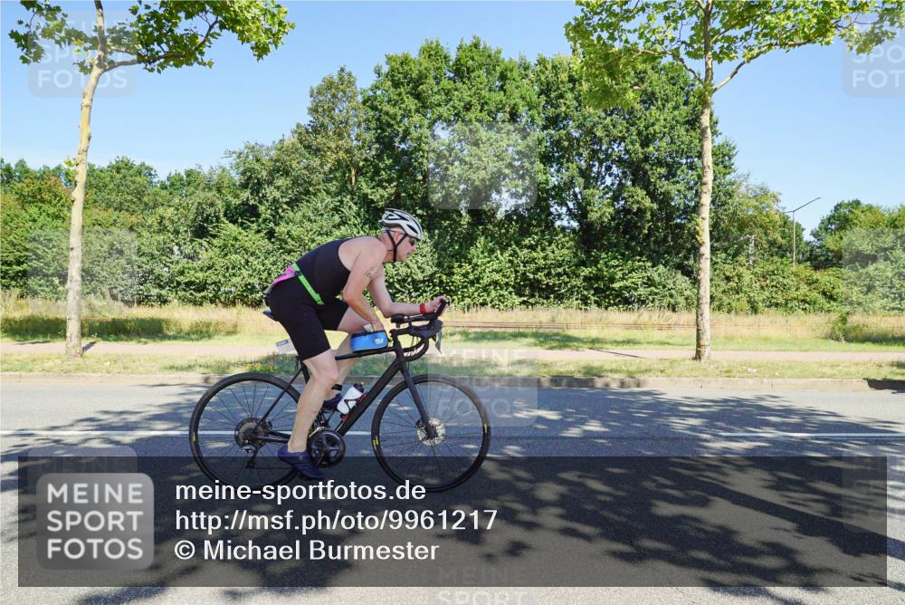 09.08.2026 - GEWOBA Citytriathlon Bremen Michael Burmester http://msf.ph/oto/9961217 09.08.2026 13:07:03 Radfahren 563, 592, 680, 719, 784, 924, 983, 1008, 1155 meine-sportfotos.de
