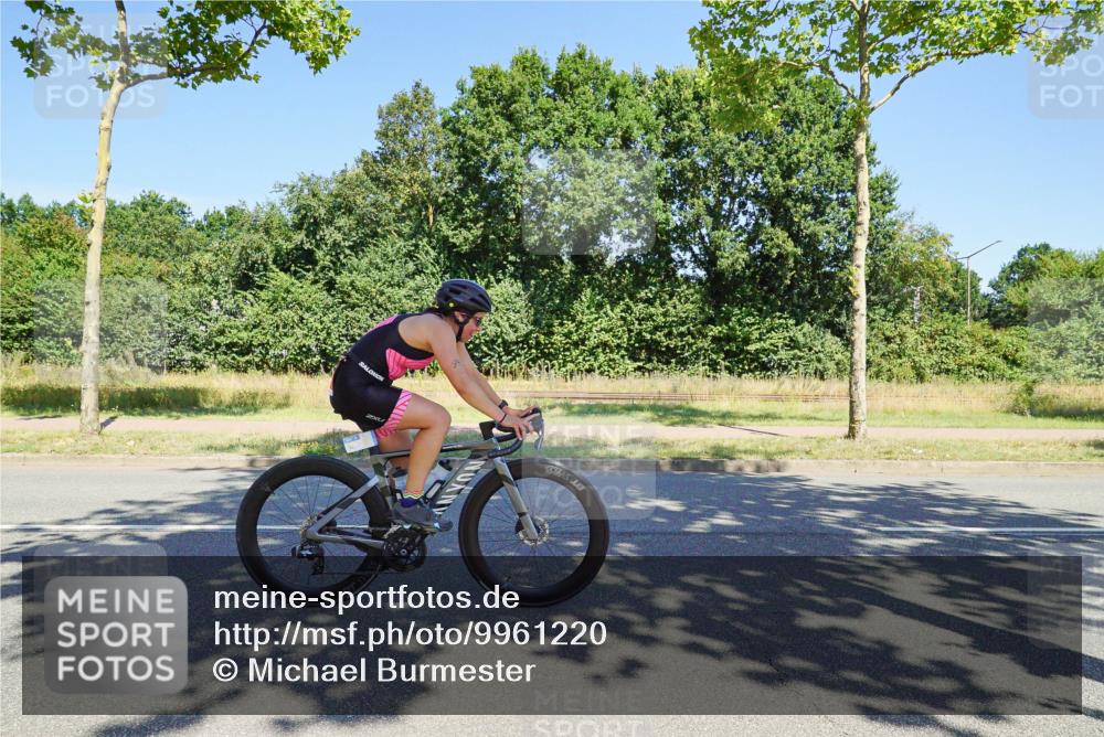 09.08.2026 - GEWOBA Citytriathlon Bremen Michael Burmester http://msf.ph/oto/9961220 09.08.2026 13:07:08 Radfahren 592, 680, 784, 1008, 1155 meine-sportfotos.de