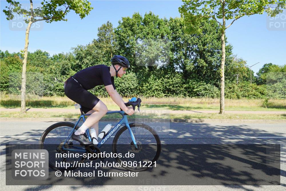 09.08.2026 - GEWOBA Citytriathlon Bremen Michael Burmester http://msf.ph/oto/9961221 09.08.2026 13:07:09 Radfahren 592, 680, 784, 1008, 1155 meine-sportfotos.de