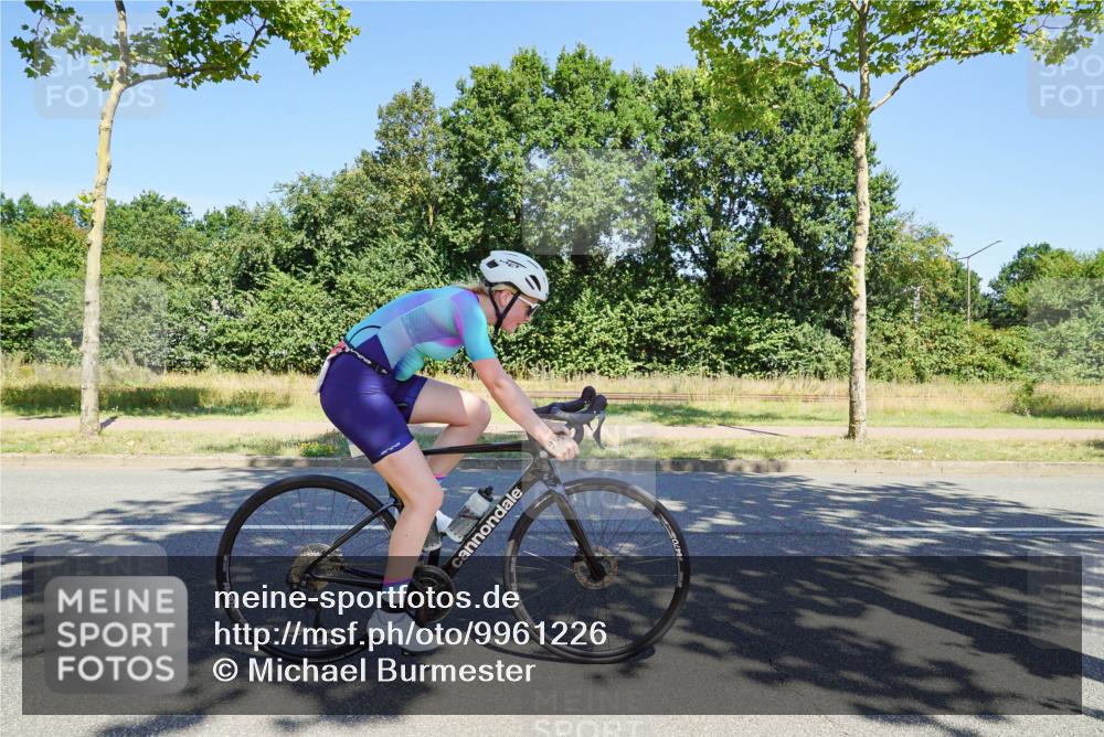 09.08.2026 - GEWOBA Citytriathlon Bremen Michael Burmester http://msf.ph/oto/9961226 09.08.2026 13:07:25 Radfahren 959, 1149, 1158 meine-sportfotos.de