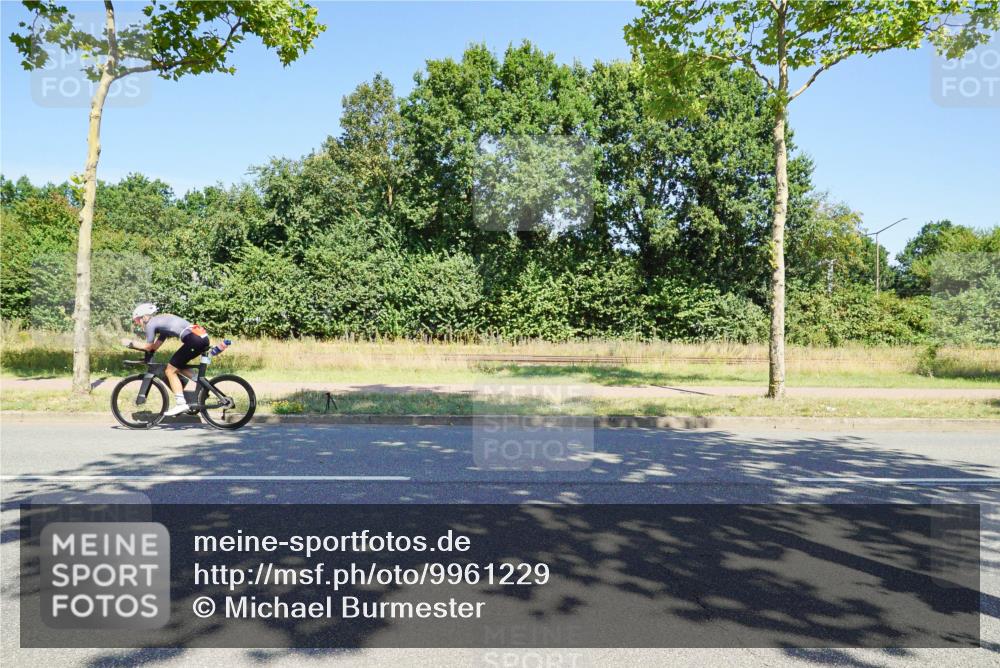 09.08.2026 - GEWOBA Citytriathlon Bremen Michael Burmester http://msf.ph/oto/9961229 09.08.2026 13:07:31 Radfahren 875, 959, 1149, 1158 meine-sportfotos.de