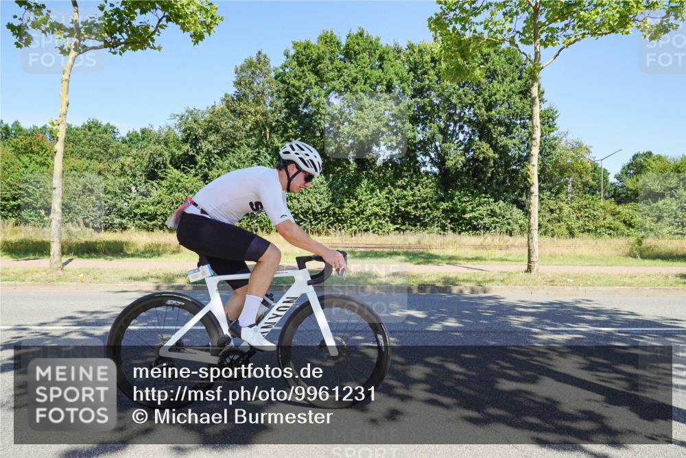 09.08.2026 - GEWOBA Citytriathlon Bremen Michael Burmester http://msf.ph/oto/9961231 09.08.2026 13:07:37 Radfahren 875, 959, 1149, 1158 meine-sportfotos.de