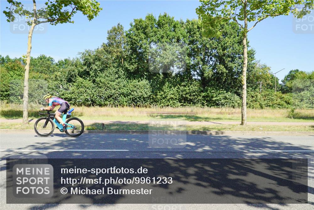 09.08.2026 - GEWOBA Citytriathlon Bremen Michael Burmester http://msf.ph/oto/9961233 09.08.2026 13:07:44 Radfahren 648, 875, 932, 1158 meine-sportfotos.de