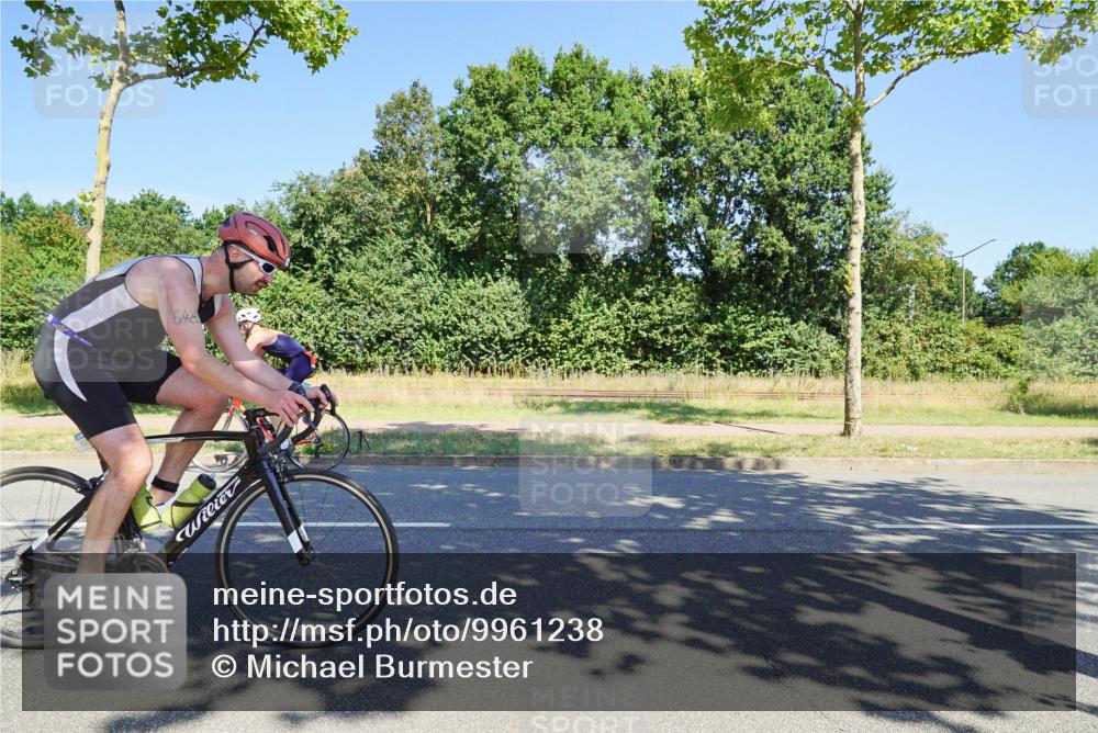 09.08.2026 - GEWOBA Citytriathlon Bremen Michael Burmester http://msf.ph/oto/9961238 09.08.2026 13:07:51 Radfahren 590, 648, 932 meine-sportfotos.de