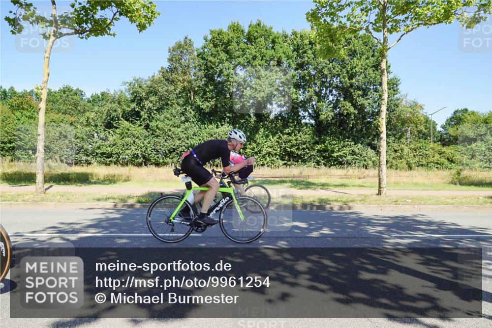 09.08.2026 - GEWOBA Citytriathlon Bremen Michael Burmester http://msf.ph/oto/9961254 09.08.2026 13:08:32 Radfahren 730, 756, 820, 879, 904, 1016, 1137 meine-sportfotos.de