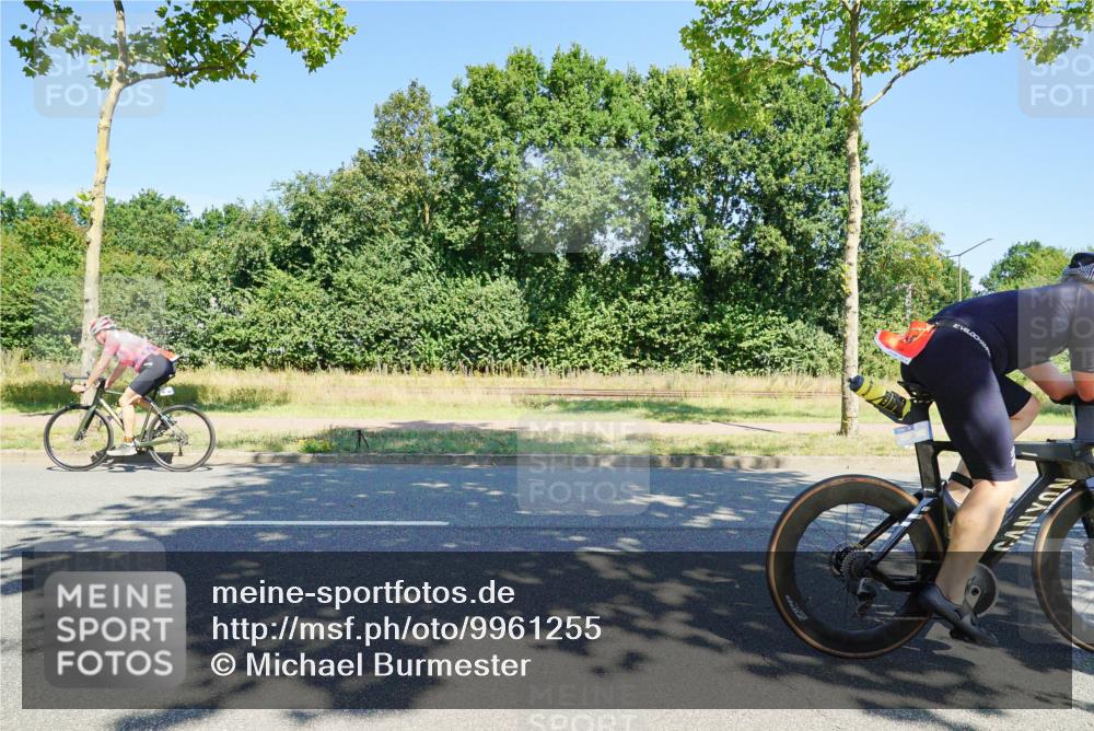 09.08.2026 - GEWOBA Citytriathlon Bremen Michael Burmester http://msf.ph/oto/9961255 09.08.2026 13:08:32 Radfahren 730, 756, 820, 879, 904, 1016, 1137 meine-sportfotos.de