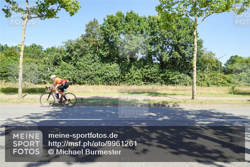 09.08.2026 - GEWOBA Citytriathlon Bremen Michael Burmester http://msf.ph/oto/9961261 09.08.2026 13:08:40 Radfahren 605, 641, 686, 756, 820, 852, 879, 904, 1016, 1137 meine-sportfotos.de