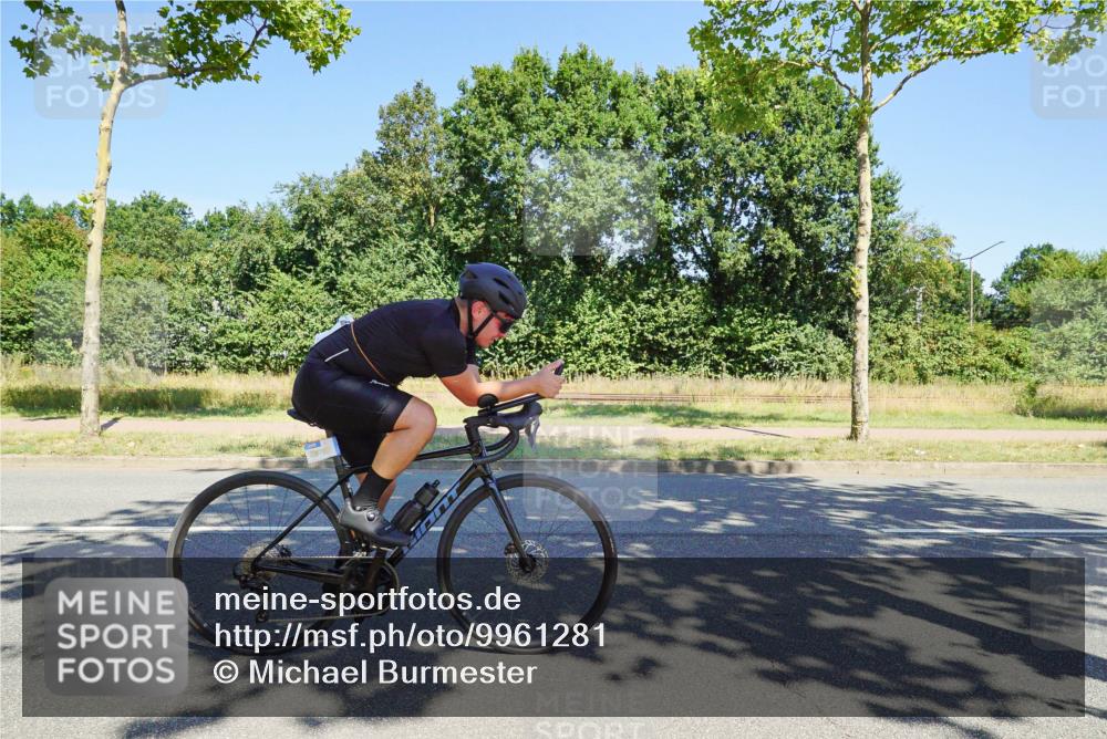 09.08.2026 - GEWOBA Citytriathlon Bremen Michael Burmester http://msf.ph/oto/9961281 09.08.2026 13:09:11 Radfahren 589, 724, 795, 899, 1133, 1143 meine-sportfotos.de