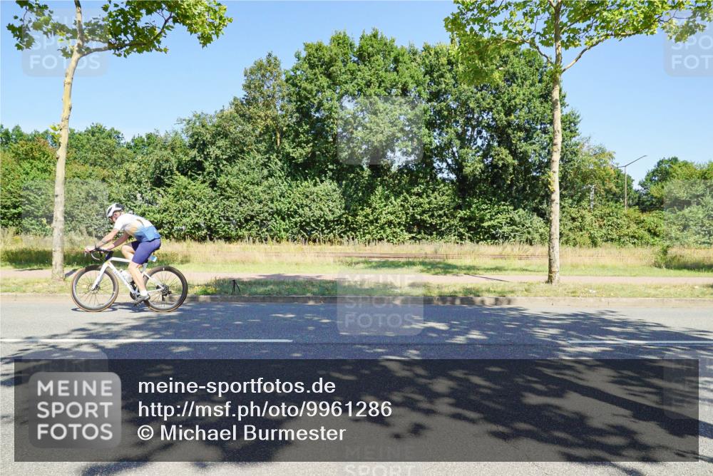 09.08.2026 - GEWOBA Citytriathlon Bremen Michael Burmester http://msf.ph/oto/9961286 09.08.2026 13:09:21 Radfahren 724, 795, 826, 1103, 1114, 1143 meine-sportfotos.de