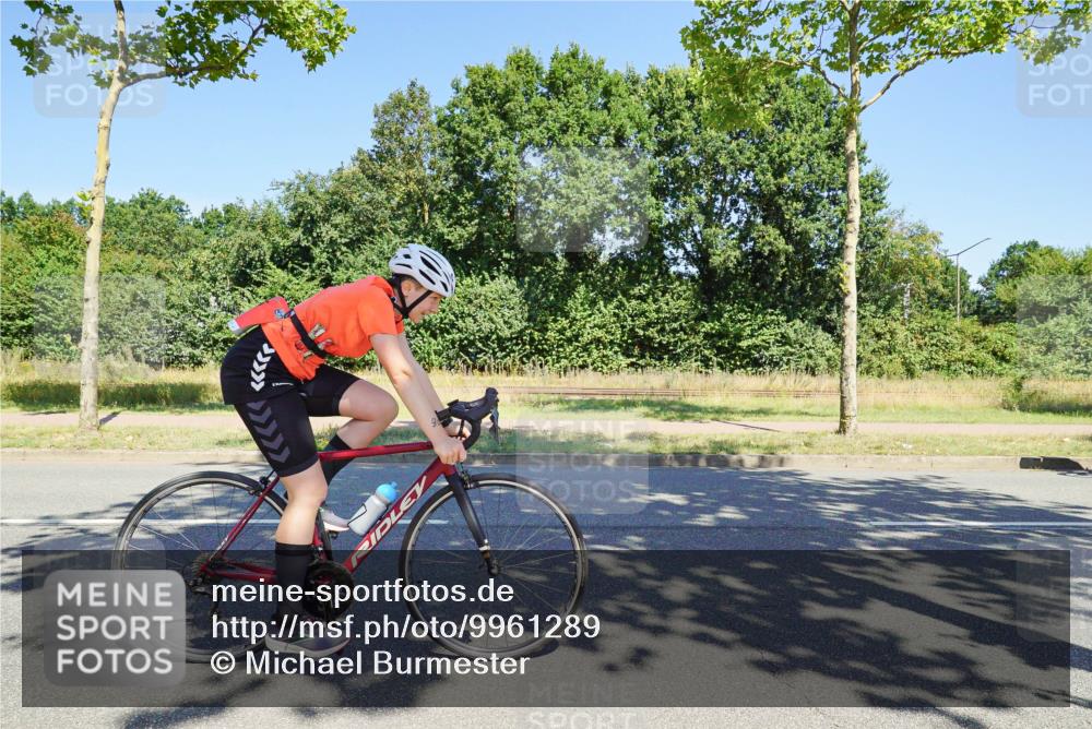 09.08.2026 - GEWOBA Citytriathlon Bremen Michael Burmester http://msf.ph/oto/9961289 09.08.2026 13:09:35 Radfahren 585, 826, 877, 905, 946, 999, 1114, 1129, 1141 meine-sportfotos.de