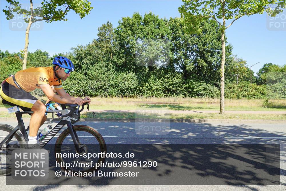 09.08.2026 - GEWOBA Citytriathlon Bremen Michael Burmester http://msf.ph/oto/9961290 09.08.2026 13:09:37 Radfahren 585, 877, 905, 914, 946, 963, 999, 1114, 1129, 1141 meine-sportfotos.de