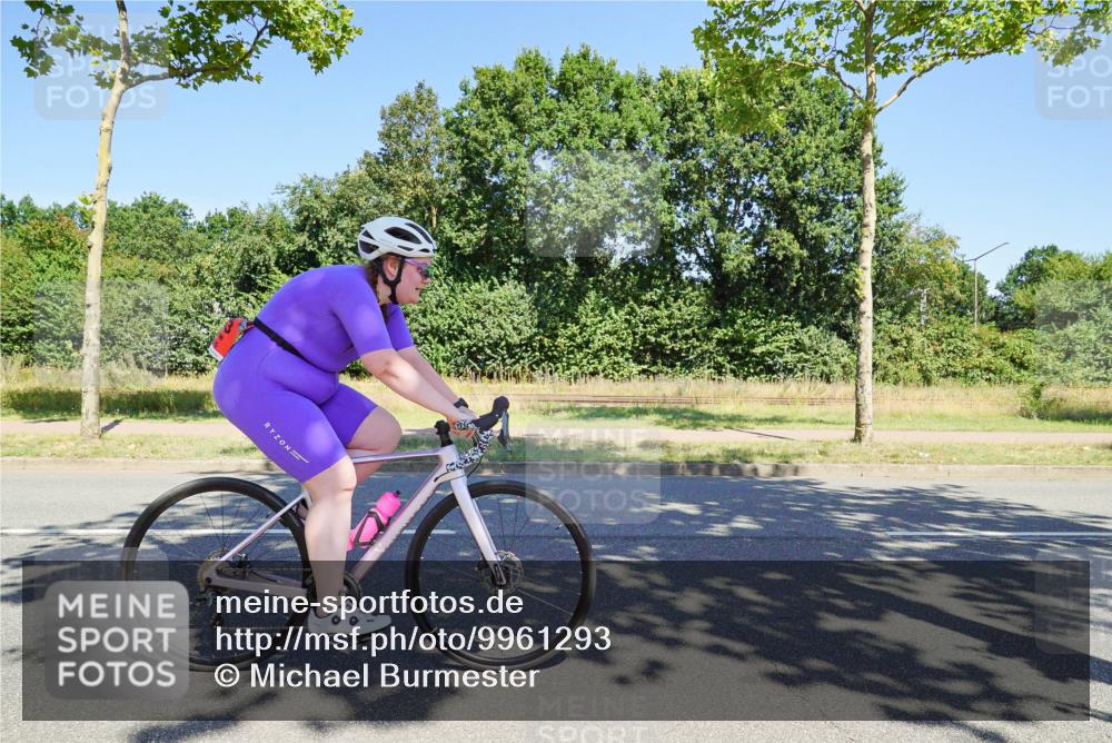 09.08.2026 - GEWOBA Citytriathlon Bremen Michael Burmester http://msf.ph/oto/9961293 09.08.2026 13:09:40 Radfahren 585, 877, 905, 914, 946, 947, 963, 999, 1009, 1129, 1141 meine-sportfotos.de