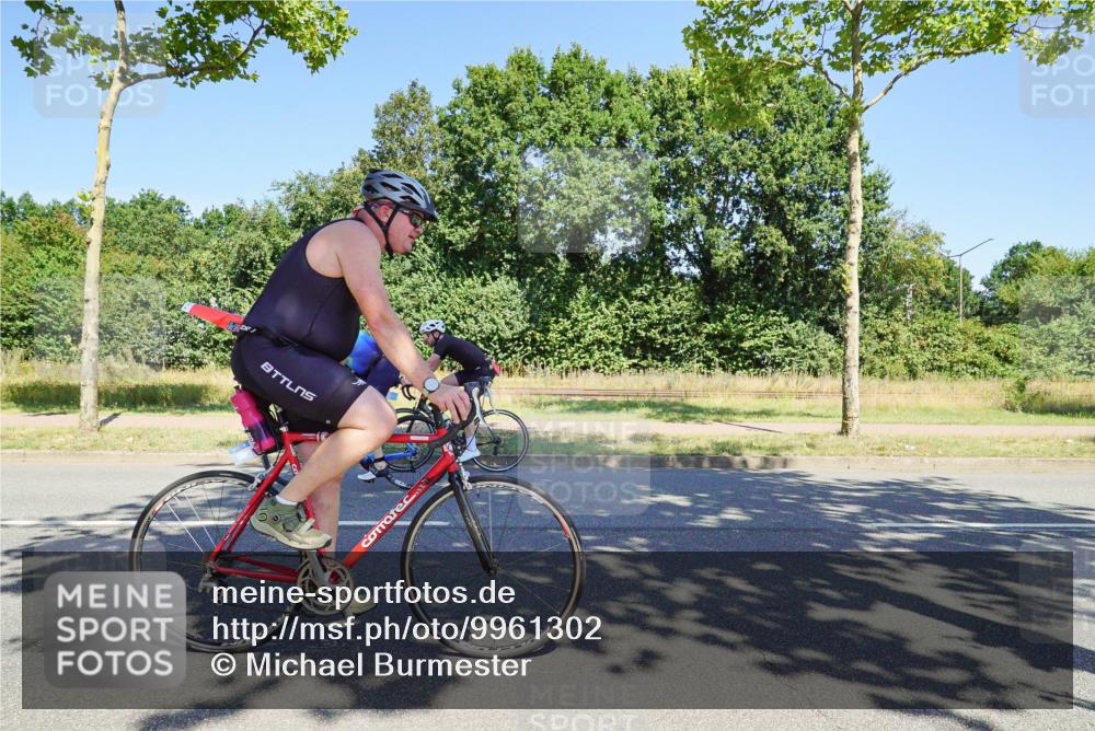 09.08.2026 - GEWOBA Citytriathlon Bremen Michael Burmester http://msf.ph/oto/9961302 09.08.2026 13:09:54 Radfahren 739, 799, 822, 880, 914, 947, 963, 1009, 1013, 1129, 1141 meine-sportfotos.de