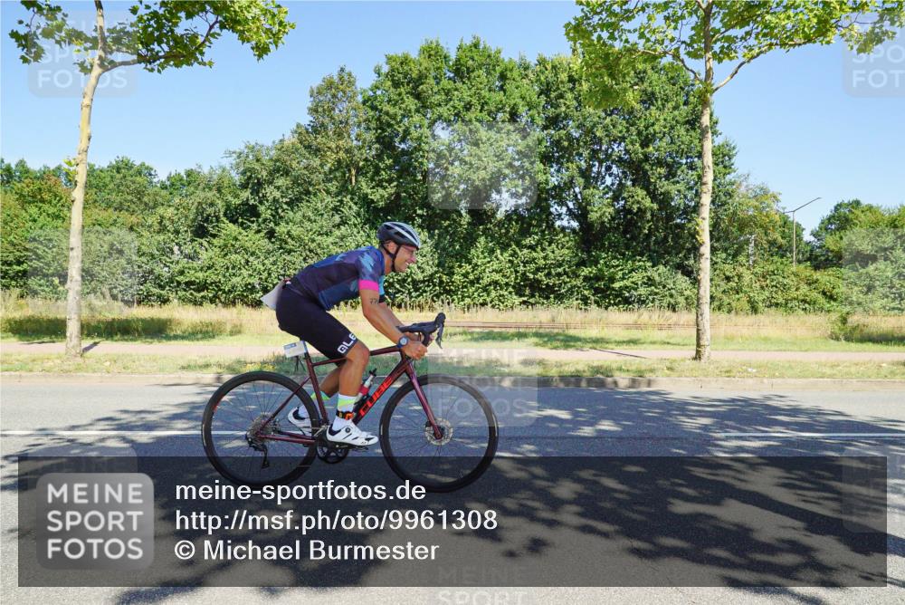 09.08.2026 - GEWOBA Citytriathlon Bremen Michael Burmester http://msf.ph/oto/9961308 09.08.2026 13:10:05 Radfahren 545, 739, 778, 799, 807, 880, 1130 meine-sportfotos.de
