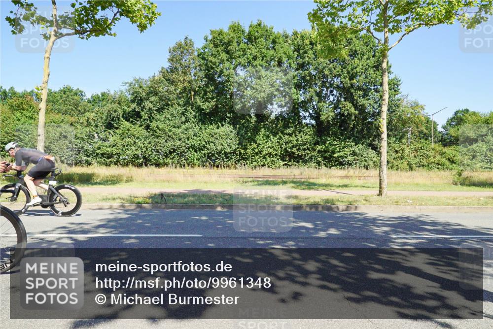 09.08.2026 - GEWOBA Citytriathlon Bremen Michael Burmester http://msf.ph/oto/9961348 09.08.2026 13:11:11 Radfahren 555, 596, 600, 615, 639, 679, 728, 749, 792, 814, 884, 964 meine-sportfotos.de