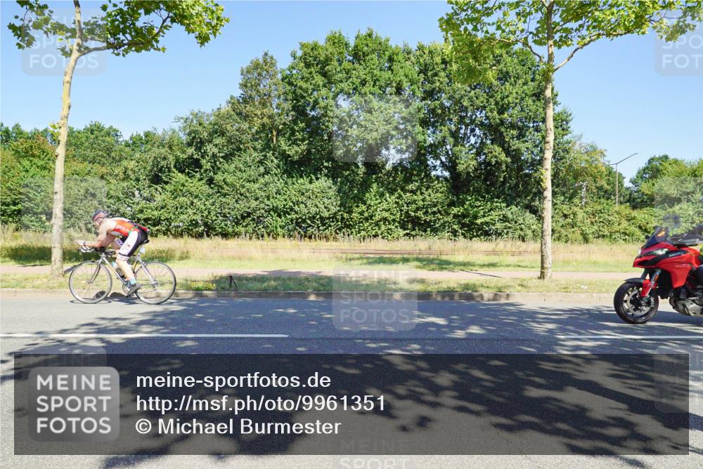 09.08.2026 - GEWOBA Citytriathlon Bremen Michael Burmester http://msf.ph/oto/9961351 09.08.2026 13:11:14 Radfahren 555, 566, 596, 600, 639, 679, 728, 749, 788, 792, 814, 884 meine-sportfotos.de