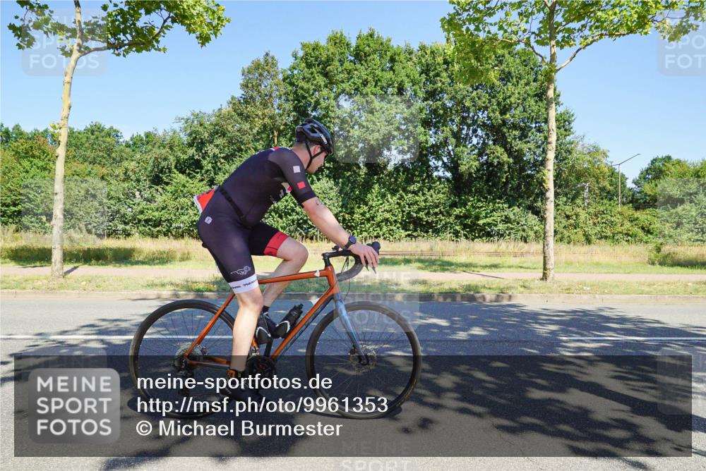 09.08.2026 - GEWOBA Citytriathlon Bremen Michael Burmester http://msf.ph/oto/9961353 09.08.2026 13:11:17 Radfahren 555, 566, 596, 600, 639, 679, 728, 749, 788, 792, 814 meine-sportfotos.de