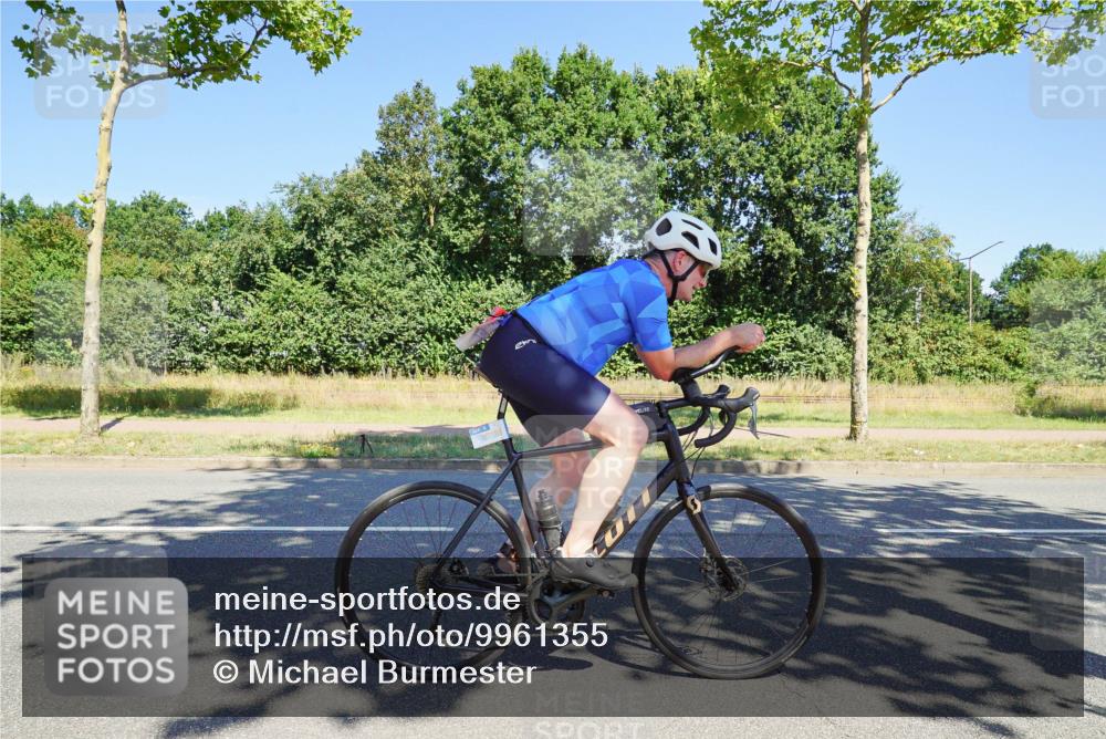 09.08.2026 - GEWOBA Citytriathlon Bremen Michael Burmester http://msf.ph/oto/9961355 09.08.2026 13:11:18 Radfahren 555, 566, 596, 600, 639, 679, 728, 749, 788, 792, 814 meine-sportfotos.de