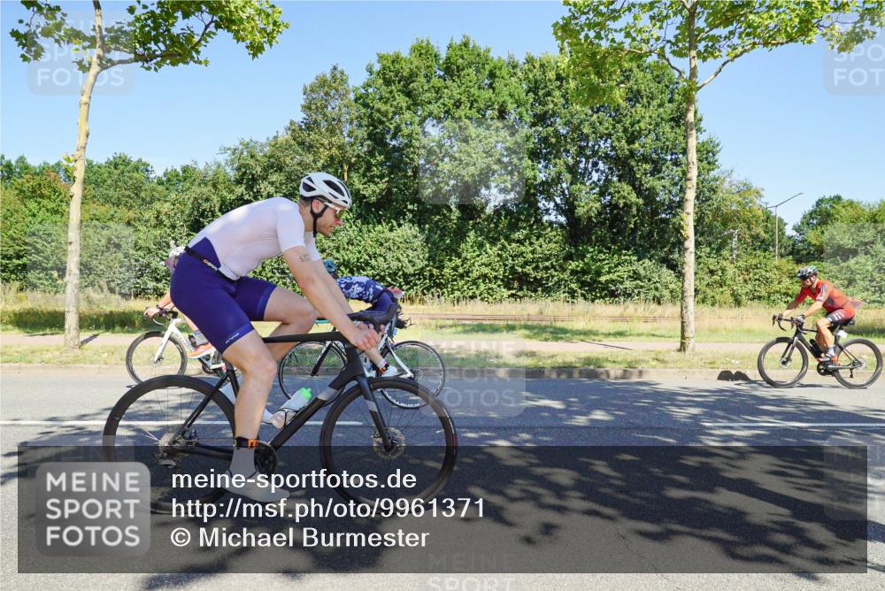 09.08.2026 - GEWOBA Citytriathlon Bremen Michael Burmester http://msf.ph/oto/9961371 09.08.2026 13:11:36 Radfahren 582, 606, 609, 611, 655, 790, 869, 901 meine-sportfotos.de