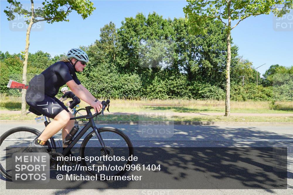 09.08.2026 - GEWOBA Citytriathlon Bremen Michael Burmester http://msf.ph/oto/9961404 09.08.2026 13:12:28 Radfahren 552, 636, 638, 744, 745, 758, 816, 846, 861, 864, 895, 909, 911, 935, 981, 1015, 1019, 1111 meine-sportfotos.de