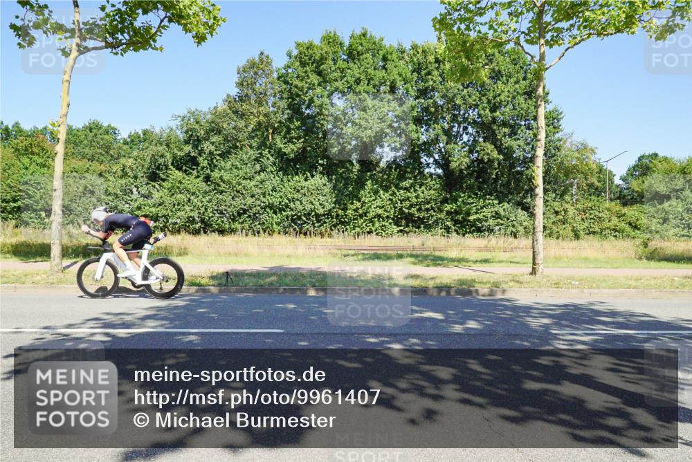 09.08.2026 - GEWOBA Citytriathlon Bremen Michael Burmester http://msf.ph/oto/9961407 09.08.2026 13:12:35 Radfahren 552, 744, 816, 846, 861, 864, 895, 909, 911, 981, 1019, 1111 meine-sportfotos.de