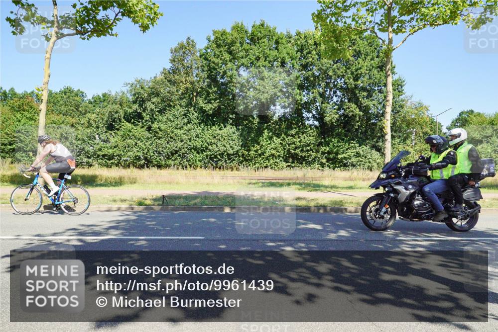 09.08.2026 - GEWOBA Citytriathlon Bremen Michael Burmester http://msf.ph/oto/9961439 09.08.2026 13:14:00 Radfahren 763, 840, 897, 938, 970, 1012 meine-sportfotos.de