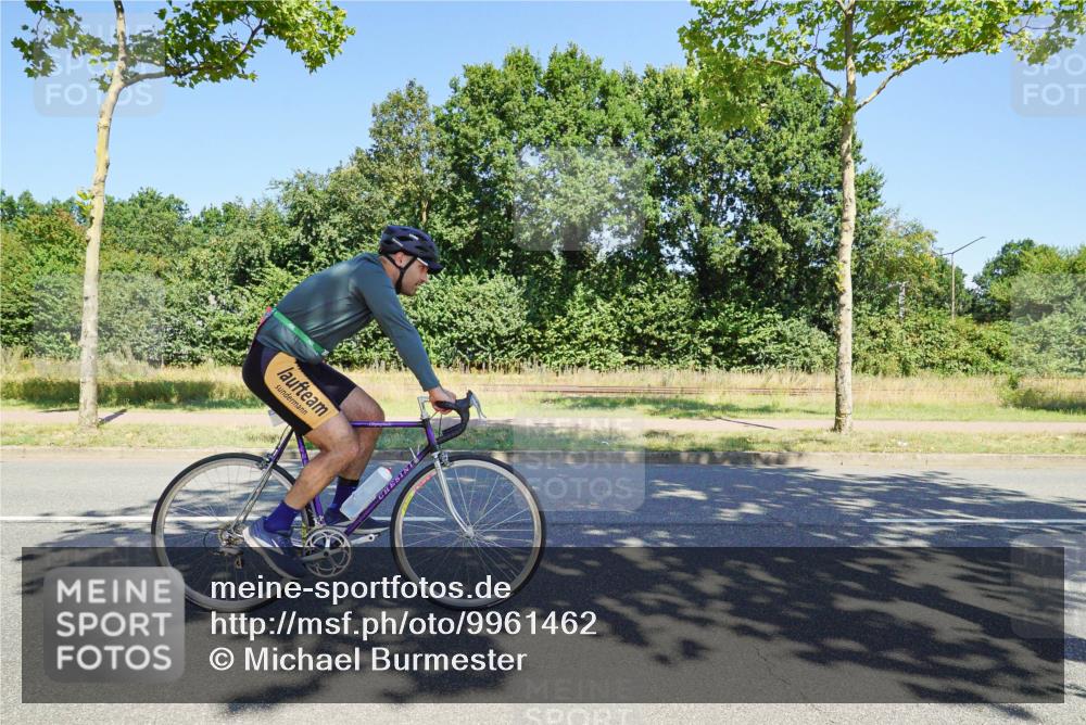 09.08.2026 - GEWOBA Citytriathlon Bremen Michael Burmester http://msf.ph/oto/9961462 09.08.2026 13:14:59 Radfahren 565, 574, 653, 896, 948, 1017 meine-sportfotos.de