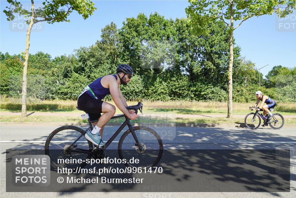 09.08.2026 - GEWOBA Citytriathlon Bremen Michael Burmester http://msf.ph/oto/9961470 09.08.2026 13:15:17 Radfahren 565, 762, 834, 918, 948, 1113, 1126, 1136 meine-sportfotos.de