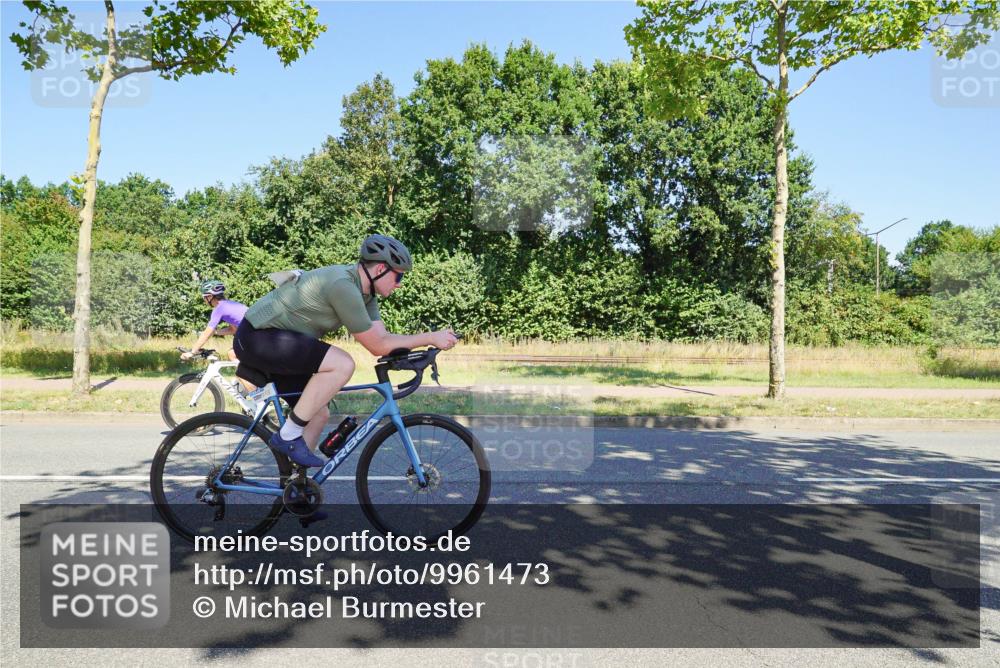 09.08.2026 - GEWOBA Citytriathlon Bremen Michael Burmester http://msf.ph/oto/9961473 09.08.2026 13:15:27 Radfahren 673, 727, 834, 844, 918, 1113, 1126 meine-sportfotos.de