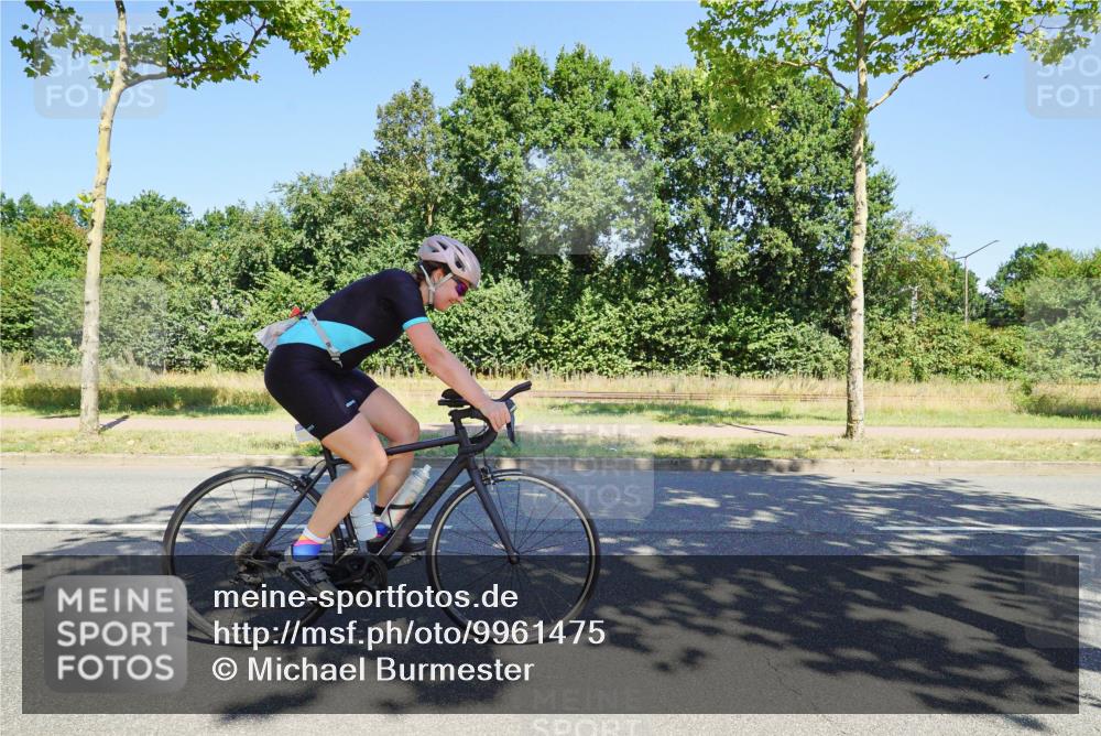 09.08.2026 - GEWOBA Citytriathlon Bremen Michael Burmester http://msf.ph/oto/9961475 09.08.2026 13:15:30 Radfahren 673, 727, 834, 844, 918, 1113 meine-sportfotos.de