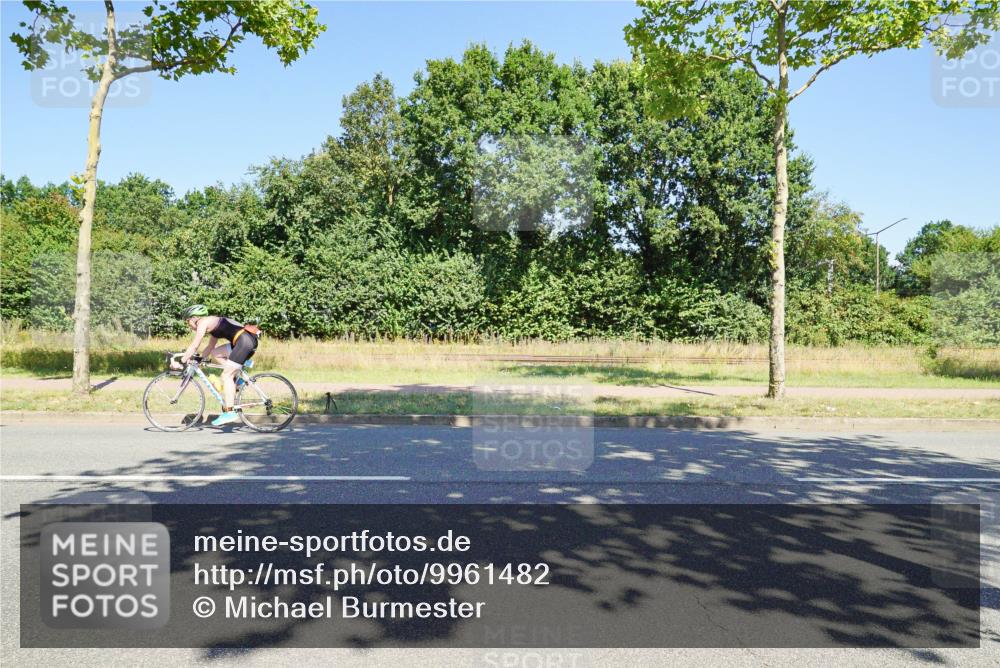 09.08.2026 - GEWOBA Citytriathlon Bremen Michael Burmester http://msf.ph/oto/9961482 09.08.2026 13:15:46 Radfahren 637, 809, 844, 888, 954 meine-sportfotos.de