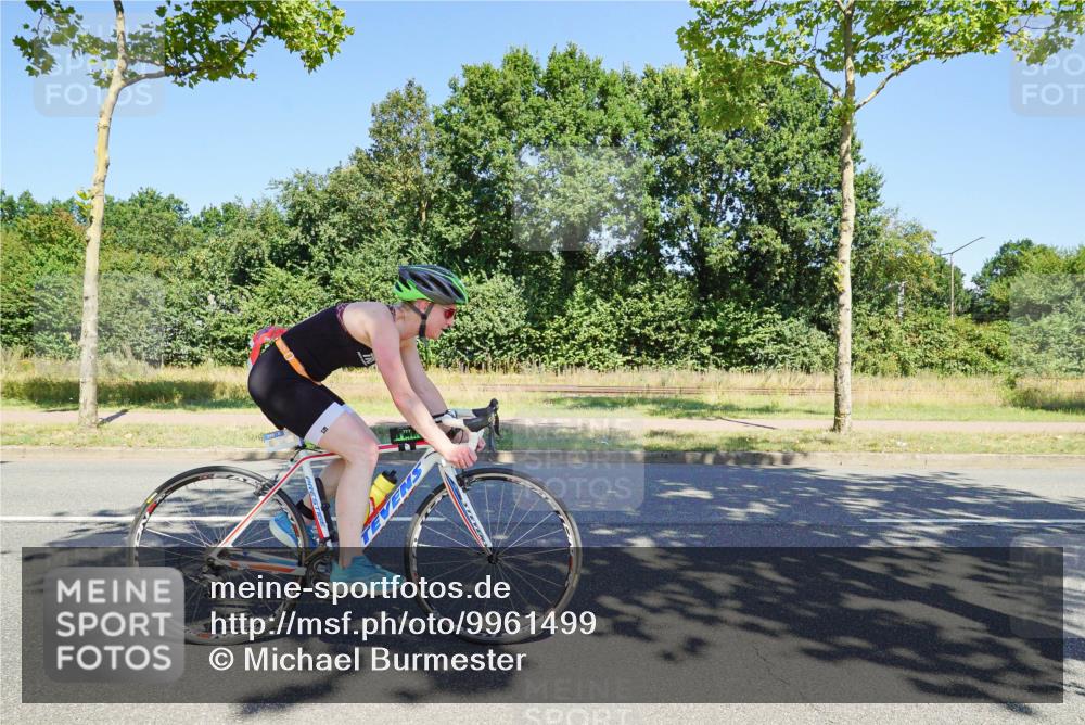 09.08.2026 - GEWOBA Citytriathlon Bremen Michael Burmester http://msf.ph/oto/9961499 09.08.2026 13:16:37 Radfahren 733, 780, 886, 998 meine-sportfotos.de