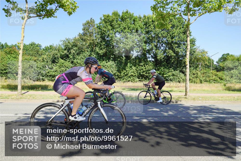 09.08.2026 - GEWOBA Citytriathlon Bremen Michael Burmester http://msf.ph/oto/9961527 09.08.2026 13:17:57 Radfahren 625, 796, 876, 953, 968, 1154 meine-sportfotos.de