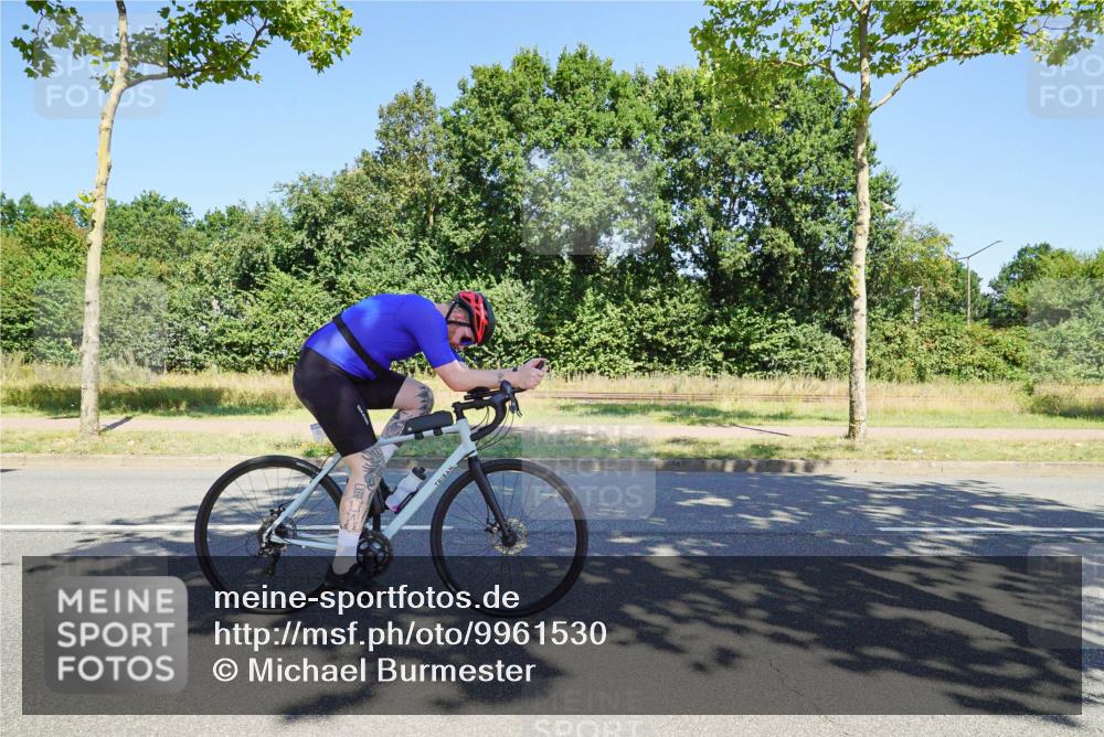 09.08.2026 - GEWOBA Citytriathlon Bremen Michael Burmester http://msf.ph/oto/9961530 09.08.2026 13:18:03 Radfahren 627, 796, 798, 876, 953, 1154 meine-sportfotos.de