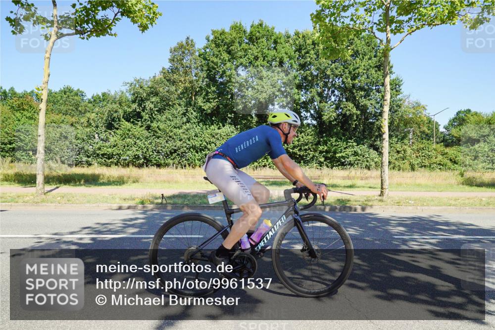 09.08.2026 - GEWOBA Citytriathlon Bremen Michael Burmester http://msf.ph/oto/9961537 09.08.2026 13:18:17 Radfahren 627, 798, 989, 1010 meine-sportfotos.de