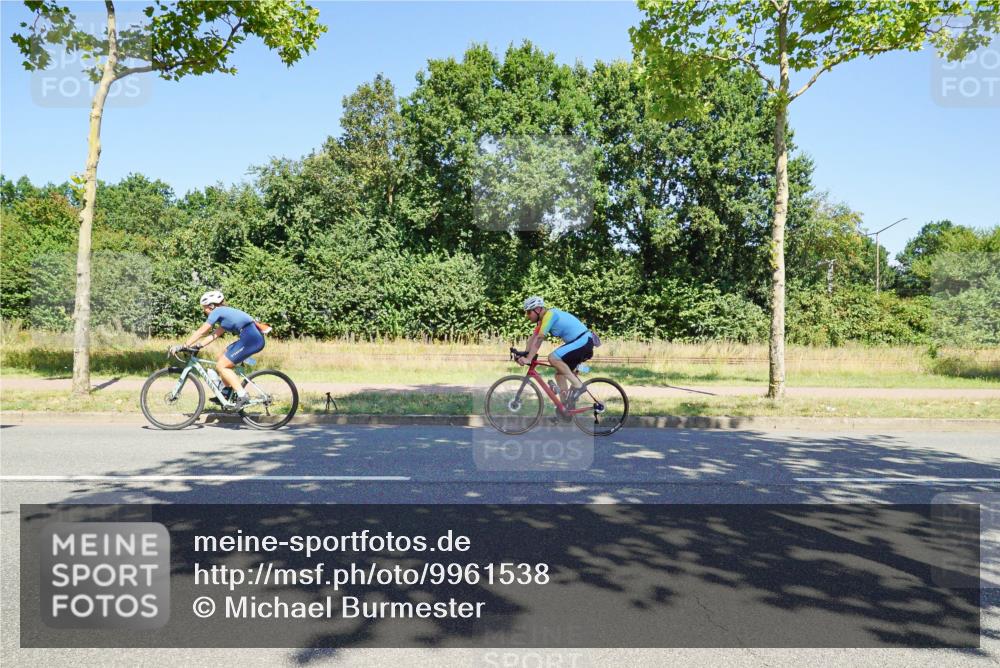 09.08.2026 - GEWOBA Citytriathlon Bremen Michael Burmester http://msf.ph/oto/9961538 09.08.2026 13:18:19 Radfahren 627, 798, 989, 1010 meine-sportfotos.de