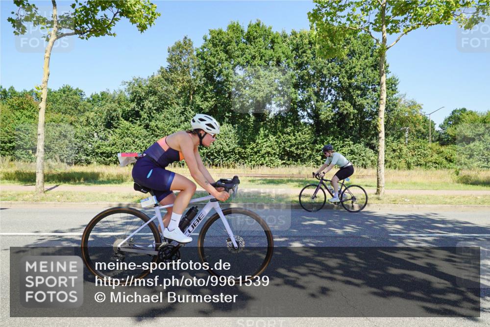 09.08.2026 - GEWOBA Citytriathlon Bremen Michael Burmester http://msf.ph/oto/9961539 09.08.2026 13:18:36 Radfahren 800, 956 meine-sportfotos.de