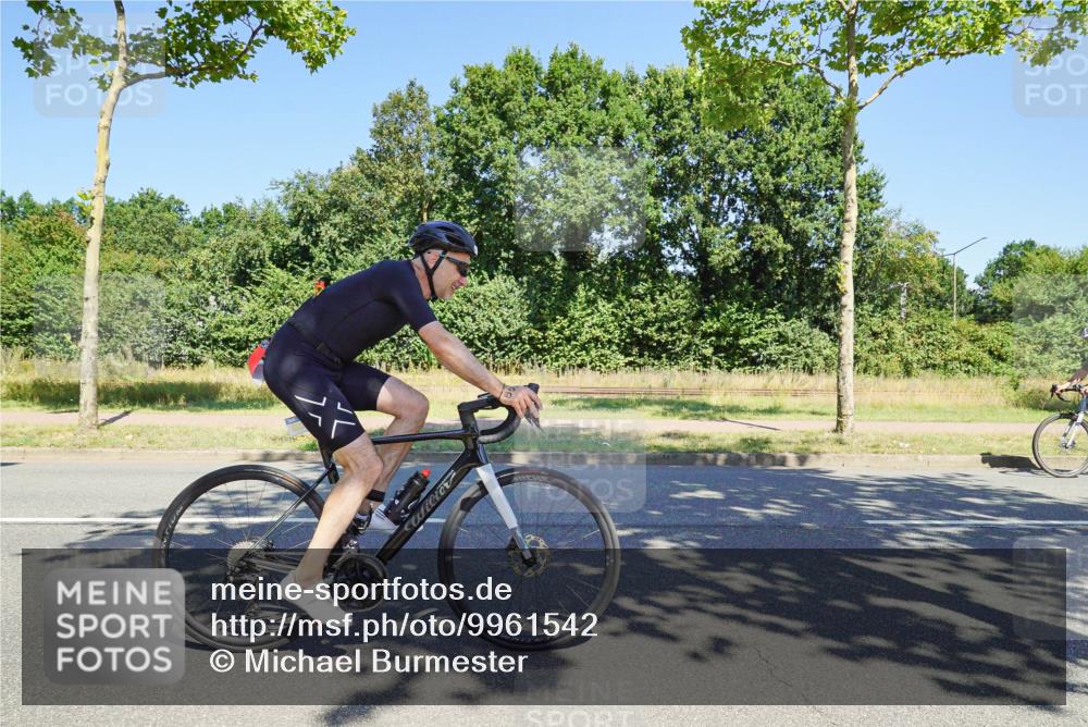 09.08.2026 - GEWOBA Citytriathlon Bremen Michael Burmester http://msf.ph/oto/9961542 09.08.2026 13:18:41 Radfahren 800, 956, 1115, 1159 meine-sportfotos.de