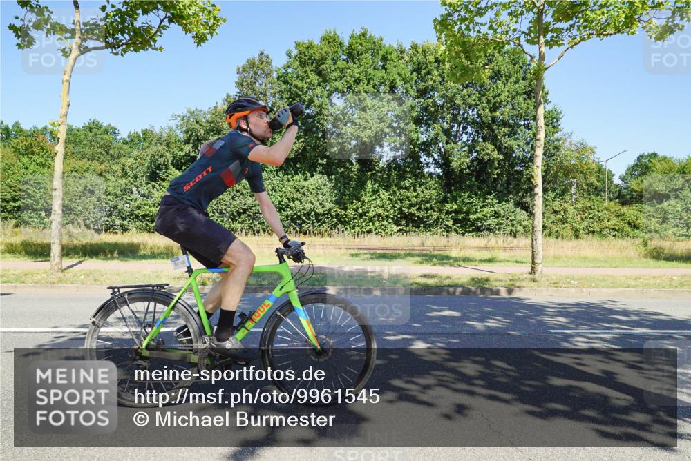 09.08.2026 - GEWOBA Citytriathlon Bremen Michael Burmester http://msf.ph/oto/9961545 09.08.2026 13:18:47 Radfahren 800, 956, 1104, 1115, 1159 meine-sportfotos.de