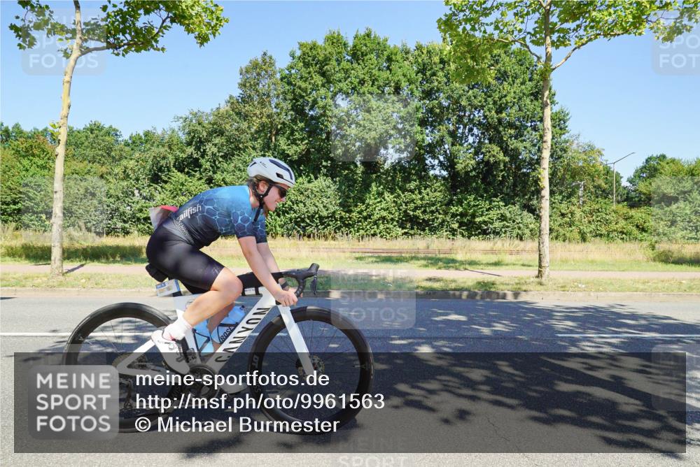 09.08.2026 - GEWOBA Citytriathlon Bremen Michael Burmester http://msf.ph/oto/9961563 09.08.2026 13:19:30 Radfahren 693, 813, 944 meine-sportfotos.de