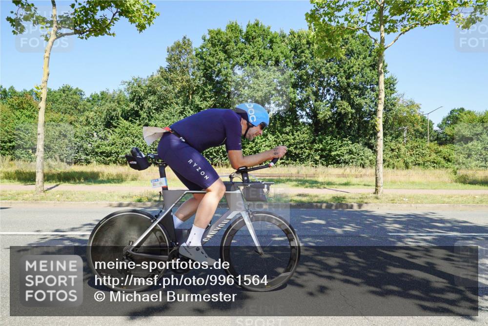 09.08.2026 - GEWOBA Citytriathlon Bremen Michael Burmester http://msf.ph/oto/9961564 09.08.2026 13:19:33 Radfahren 693, 785, 813, 944, 1107 meine-sportfotos.de