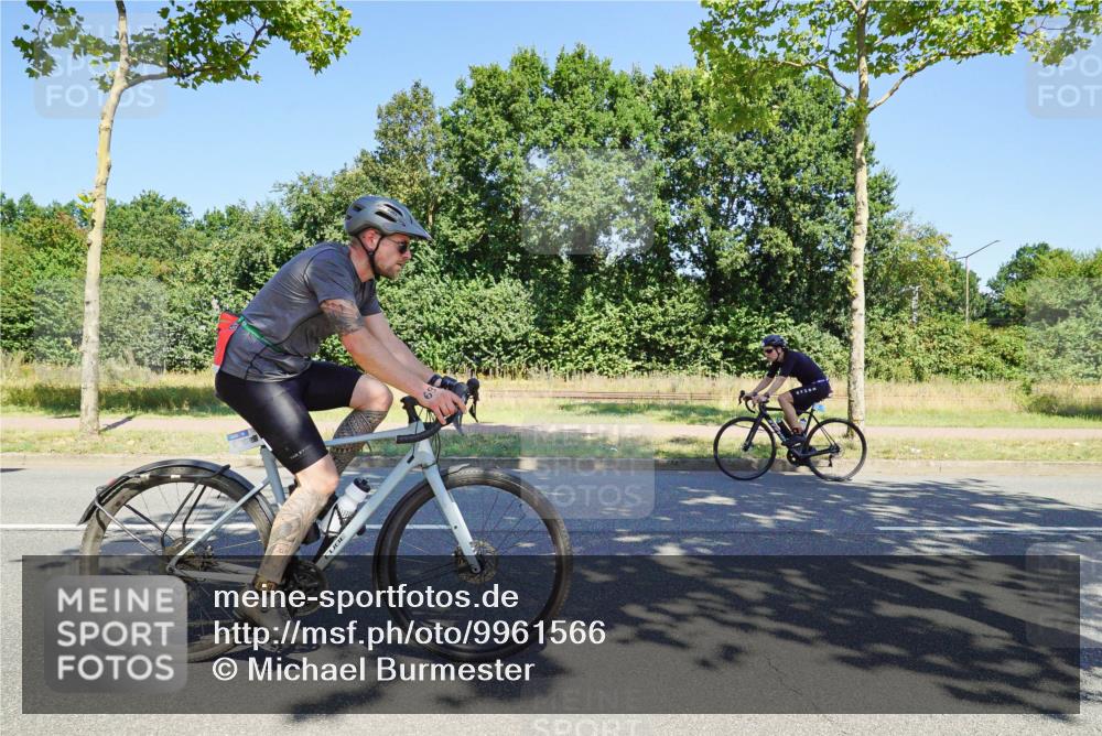 09.08.2026 - GEWOBA Citytriathlon Bremen Michael Burmester http://msf.ph/oto/9961566 09.08.2026 13:19:38 Radfahren 693, 785, 813, 944, 1014, 1107 meine-sportfotos.de