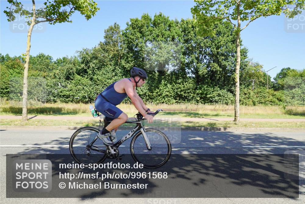 09.08.2026 - GEWOBA Citytriathlon Bremen Michael Burmester http://msf.ph/oto/9961568 09.08.2026 13:19:40 Radfahren 693, 785, 813, 944, 1014, 1107 meine-sportfotos.de